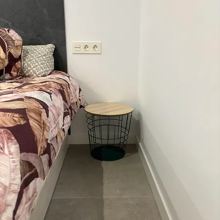 Hermoso Piso A 5 Minutos De La Estacion De Bus Y Tren Maria Zambrano Appartement