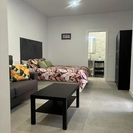 Hermoso Piso A 5 Minutos De La Estacion De Bus Y Tren Maria Zambrano Apartment