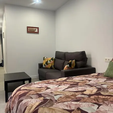 Hermoso Piso A 5 Minutos De La Estacion De Bus Y Tren Maria Zambrano Apartment *