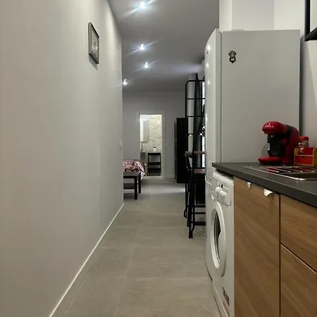 Hermoso Piso A 5 Minutos De La Estacion De Bus Y Tren Maria Zambrano Apartment
