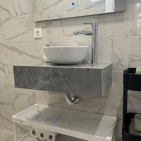 Hermoso Piso A 5 Minutos De La Estacion De Bus Y Tren Maria Zambrano Apartment Malaga