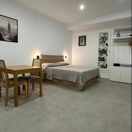 Hermoso Piso A 5 Minutos De La Estacion De Bus Y Tren Maria Zambrano Apartment *