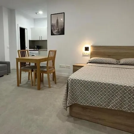 Apartment Hermoso Piso A 5 Minutos De La Estacion De Bus Y Tren Maria Zambrano *